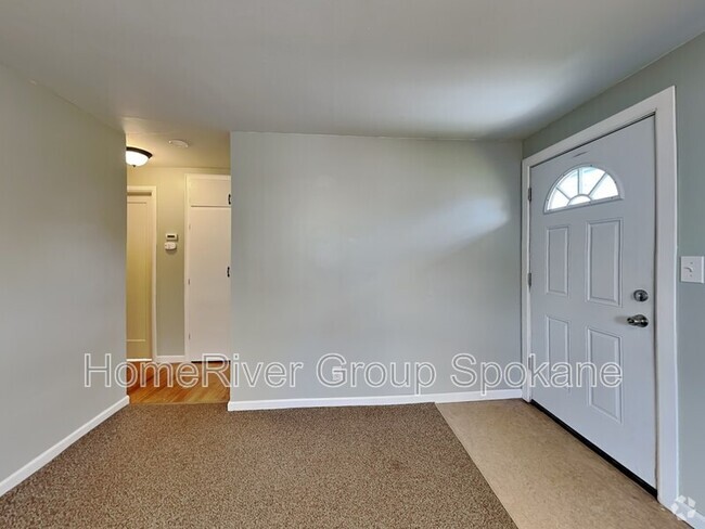Building Photo - 5828 N Milton St Rental