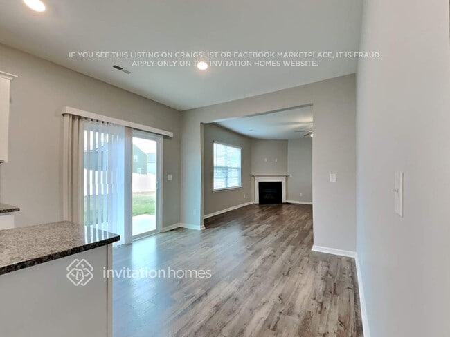 Photo - 129 Gray Willow St