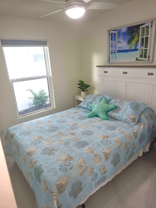 Photo - 877 Bruce Ave