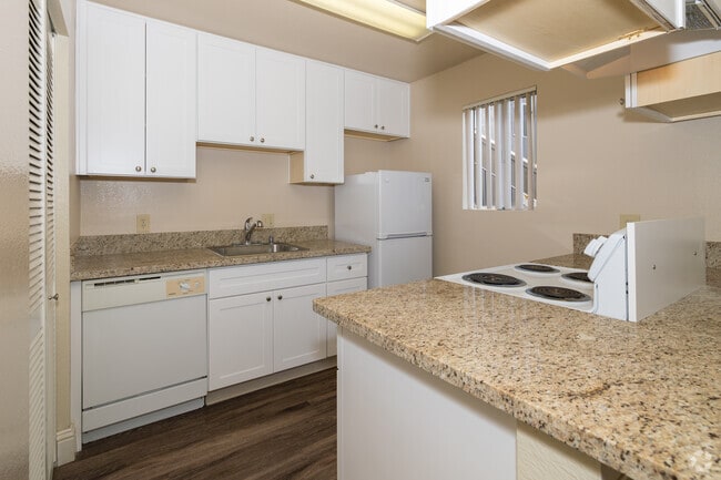 Studio - 484SF - Kitchen - Fulton Oaks Apartments