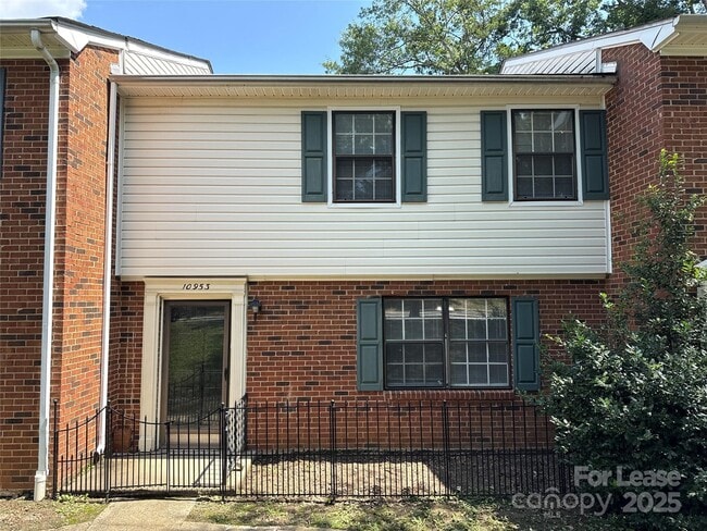 Building Photo - 10953 Park Rd Rental