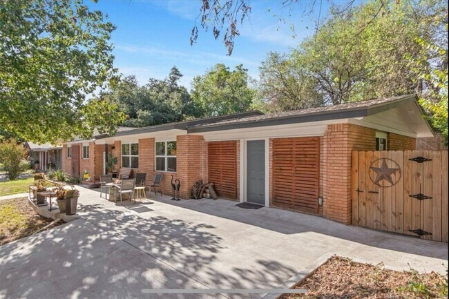 2316 Hermanson Dr