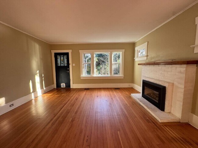 Photo - 31173 Dewdney Trunk Rd