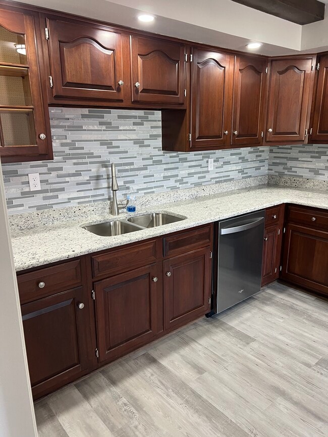 Photo - 161 N Gates Ave