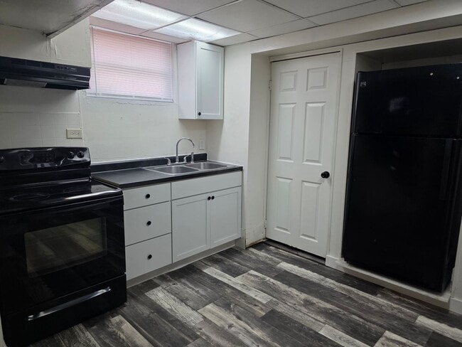 Building Photo - 401 N 5th St Unit C/Basement