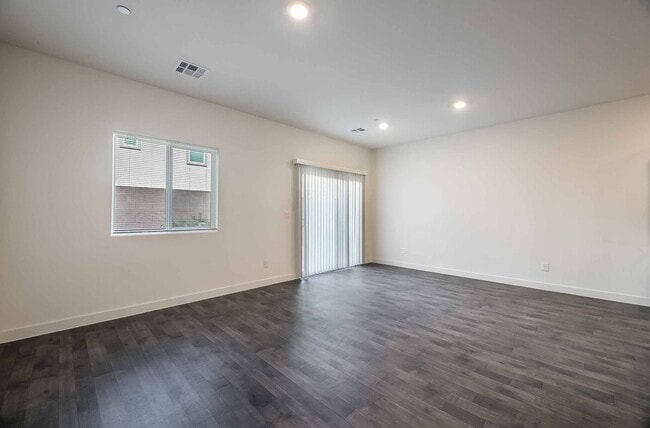 Photo - Brand new DR Horton Townhome with 3 bedroom,2 bathrooms and 1 car garage located at Trails at Wil...