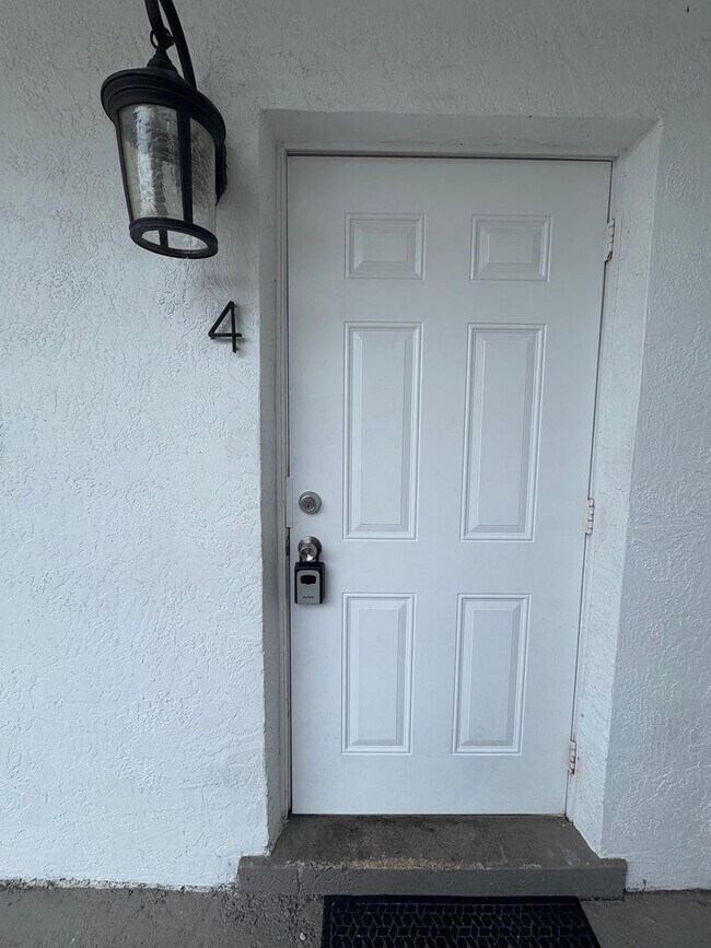 Photo - 701 SW 14th Ave Unit 4