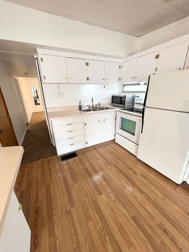 Photo - 2 bed Mobile Home in 55+ Community