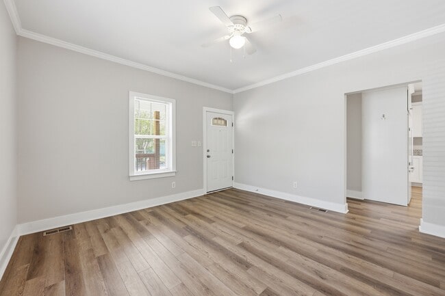 Photo - 546 Baltimore Dr