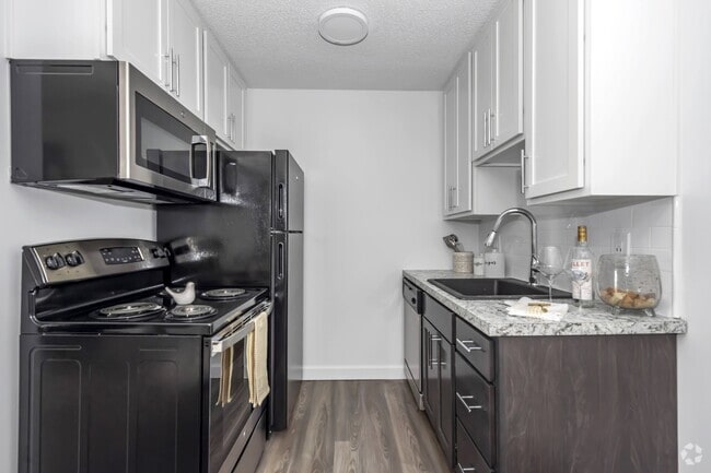 Building Photo - Tall Timber Apartments