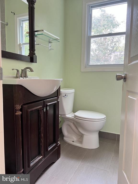 Photo - 640 Chapelgate Dr