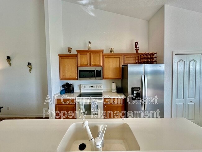 Photo - 803 Fairwaycove Ln