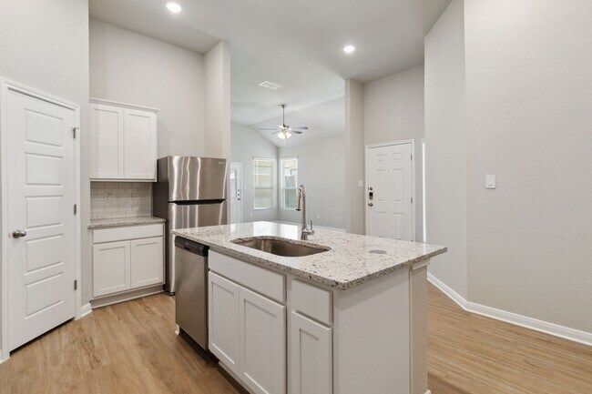 Photo - 391-395 Nespral Unit 391 Nespral