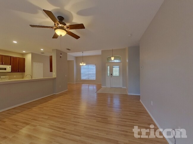 Photo - 3808 Swallowtail Ln