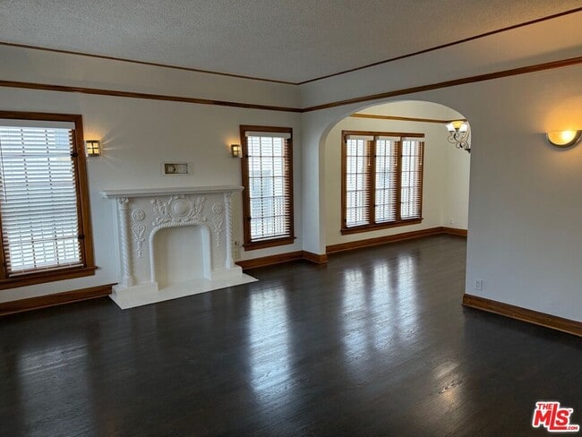 Photo - 832 S Detroit St