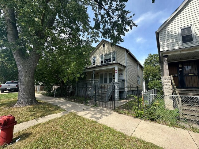 Building Photo - 58 E 100th St Unit 2