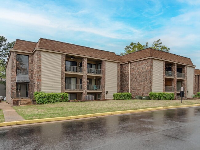 Photo - 1859 Poplar Woods Cir W Condo Unit 102