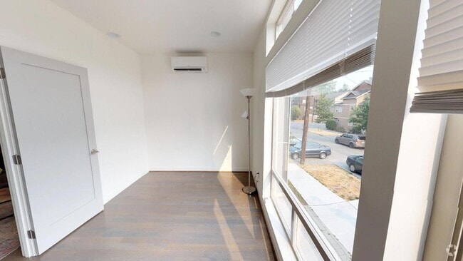 Building Photo - 2008 NW 59th St Rental
