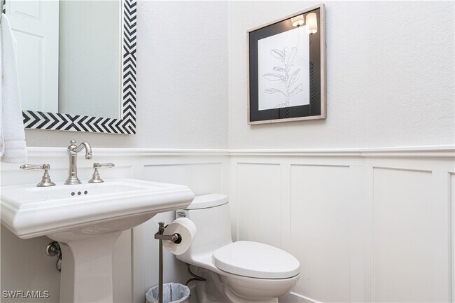 Photo - 380 5th Ave N