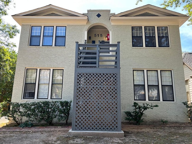 Photo - 515 E 8th St Apartment Unit H