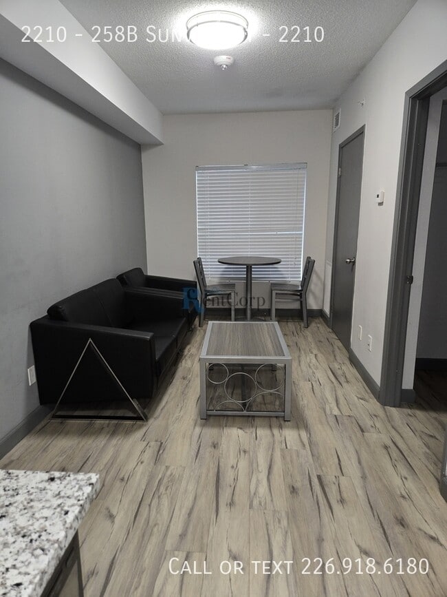 Photo - 258B-258B Sunview St