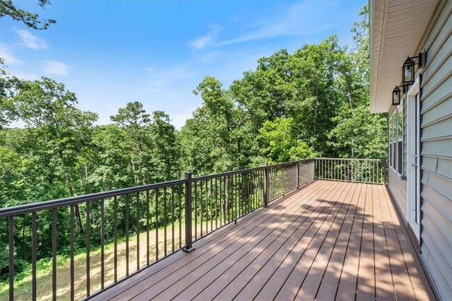 Photo - 28 Fleetwood Dr