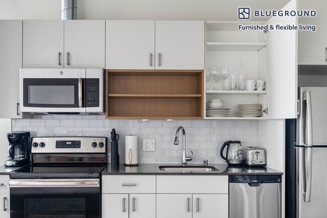 Photo - 624 Yale Ave N Unit FL2-ID710