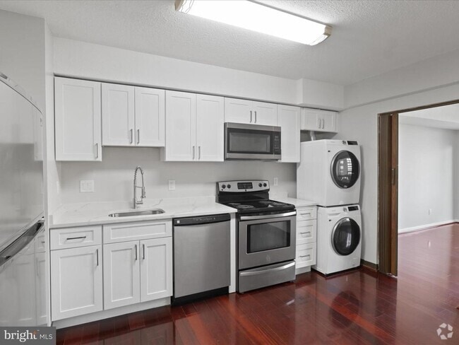 Building Photo - 3713 S George Mason Dr Unit 909 W Rental