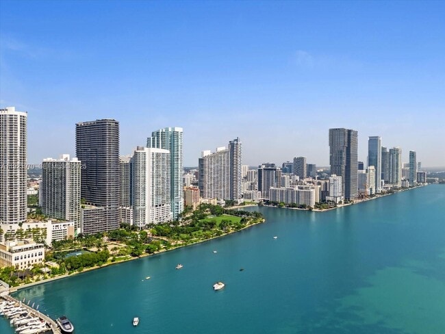 Photo - 488 NE 18th St Unidad 4102