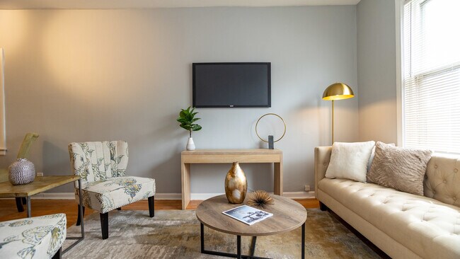 Photo - 3729 N Clifton Ave Unit 2