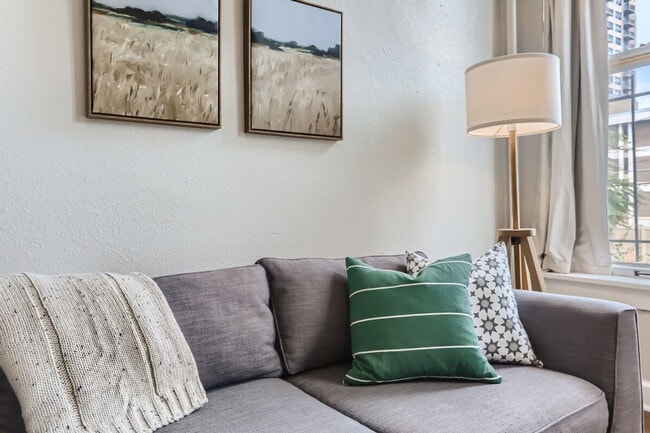 Photo - 2805 E 16th Ave Unidad ID1026283P