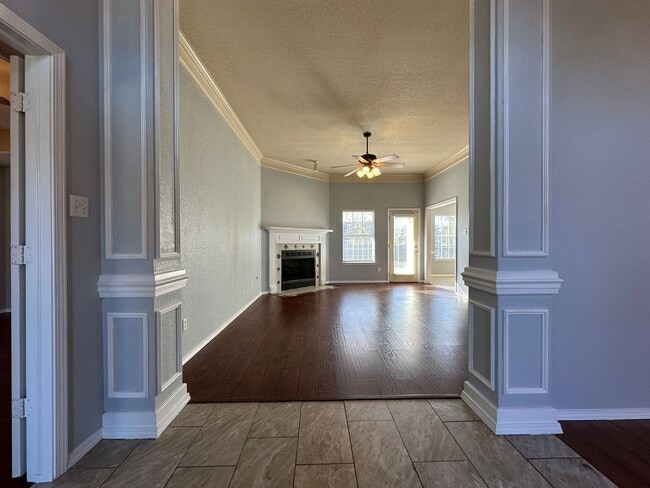 Photo - Gorgeous Brick Home for Rent! - 3 Bedroom, 2 Bath, 2 Car garage - 1,797 sf