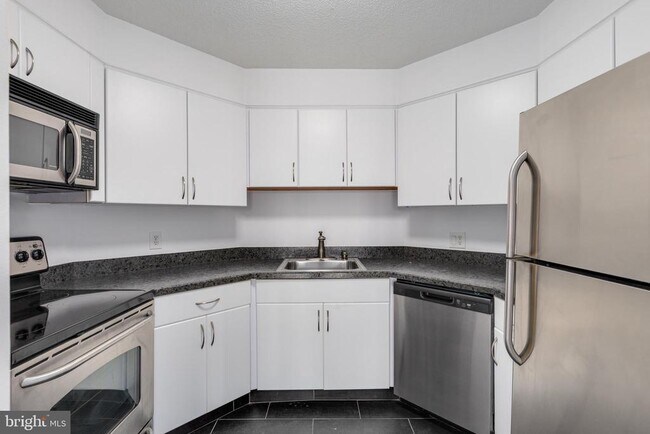 Photo - 2020 Walnut St Unit 29J