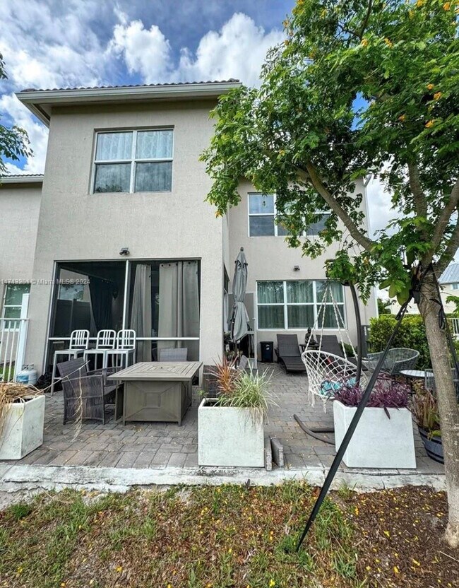 Photo - 5035 Eucalyptus Dr