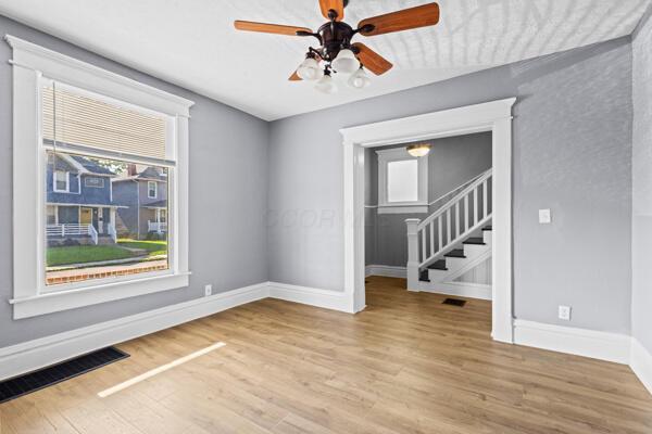 Photo - 571 Gilbert St