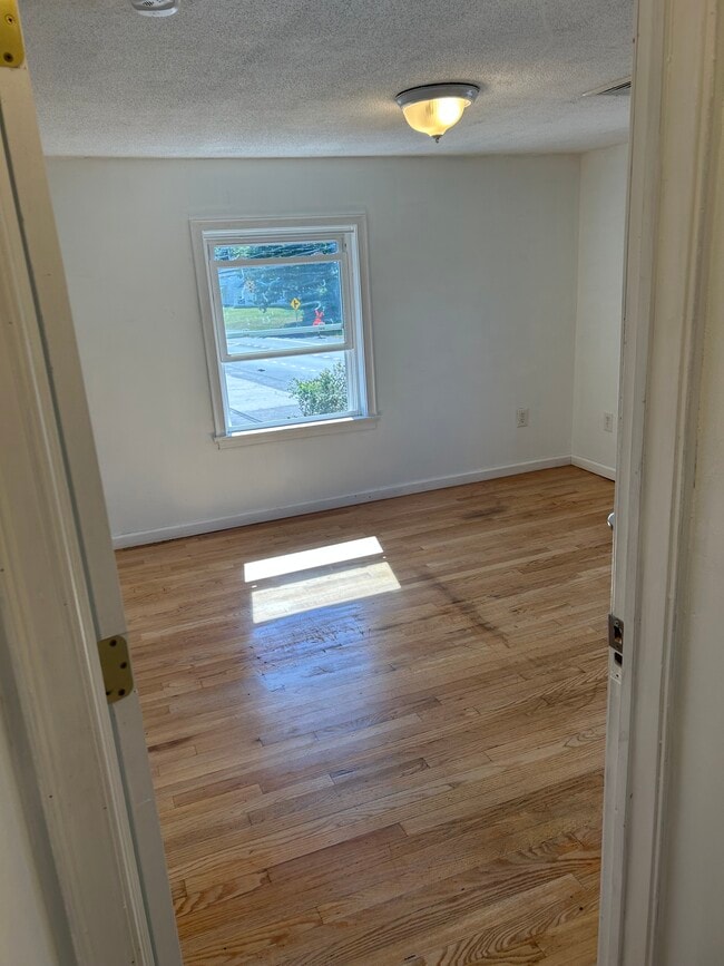 Photo - 232 Stafford Rd Unit B< LLC Apartment