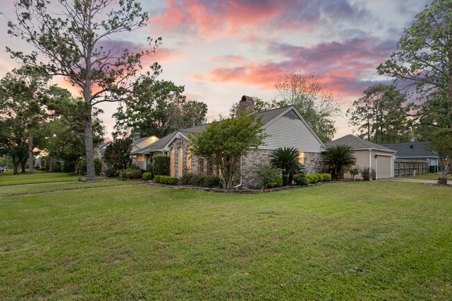 Building Photo - 2335 Eaglerock Dr