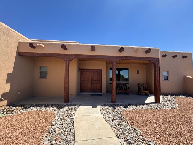 Photo - Gorgeous Fully Furnished rental on 1 acre,...