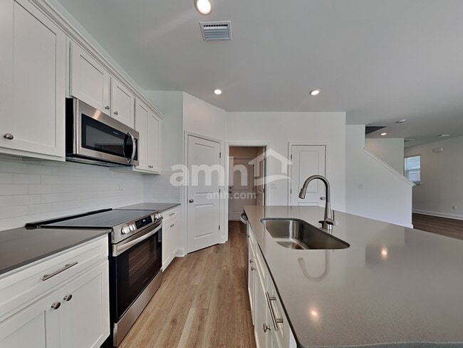Photo - 140 Bee Tree Blvd