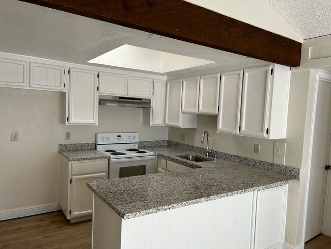 Photo - 1710 Avondale Ave