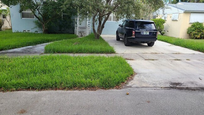 Photo - 1431 Fletcher St