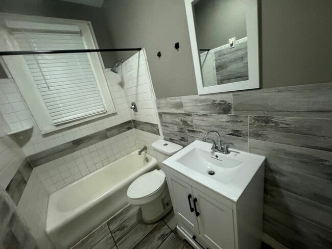 Photo - 456 Burton Ave