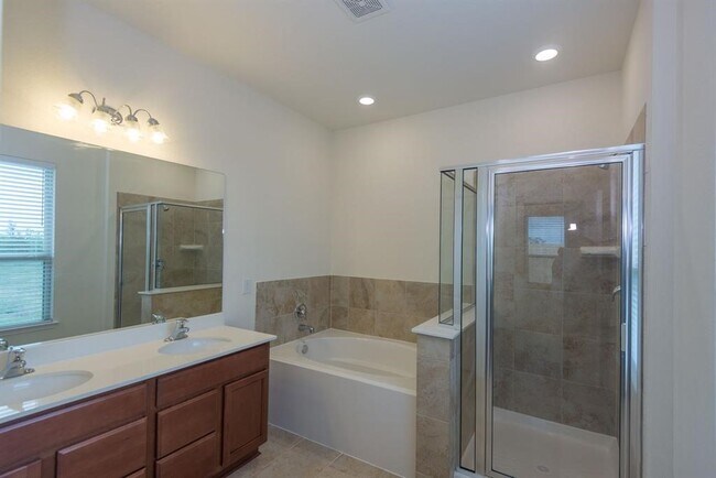 Photo - 1711 Clifton Hills Ln