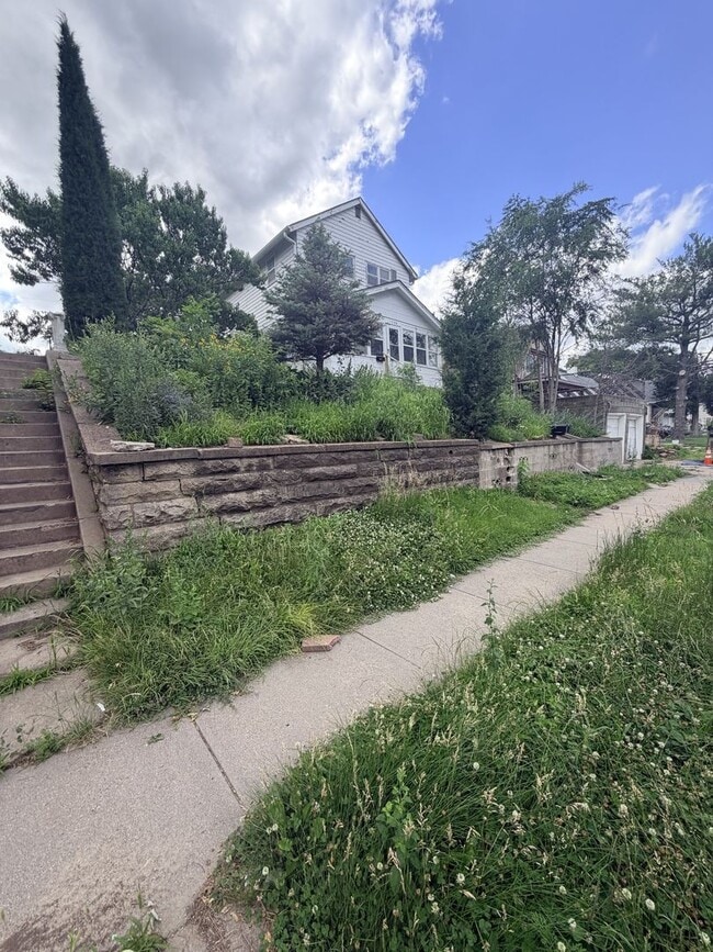 1336 S 25th Ave