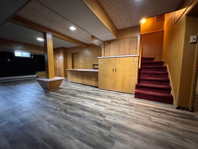216 W Main St Unit 1