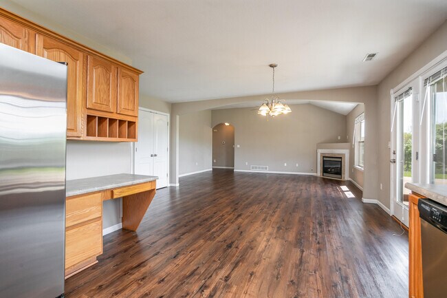 Photo - 4800 Burbank Loop