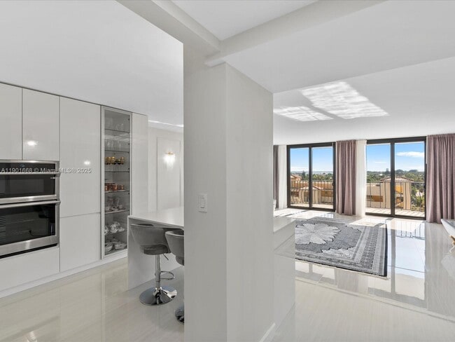 Photo - 8877 Collins Ave Unidad 704