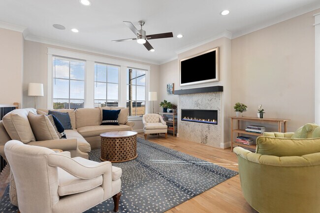 Photo - Bradshaw Commons