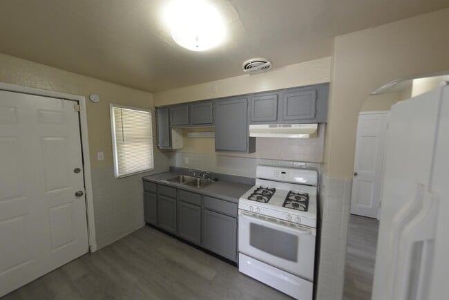 Photo - 6317 Abbott Dr