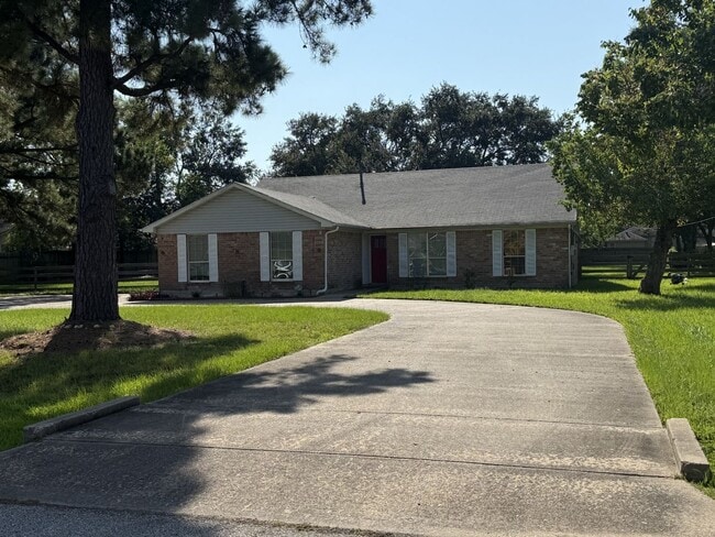 Building Photo - 30707 Martens Rd Rental